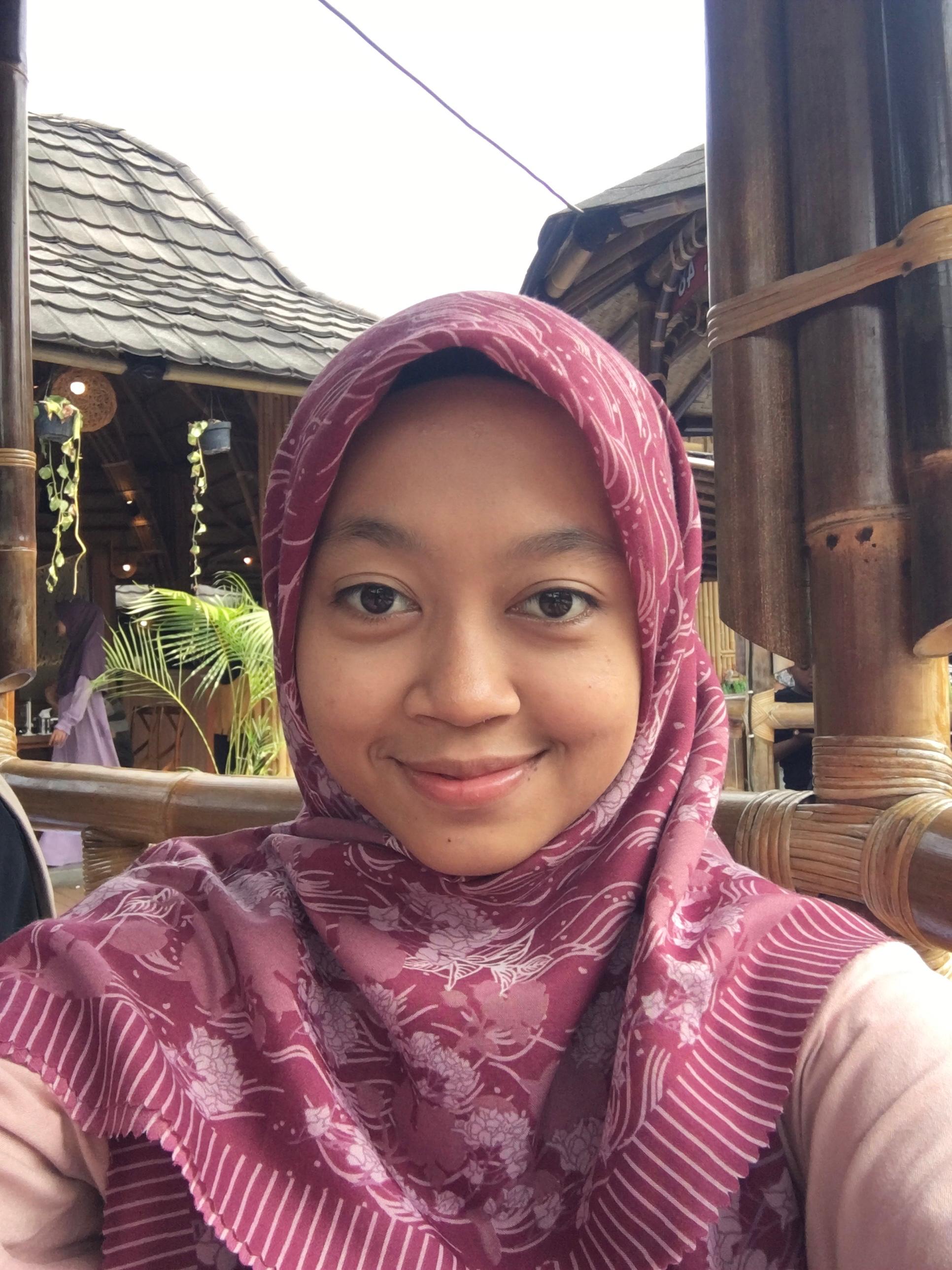 RAISYA ADINDA QOMALLA